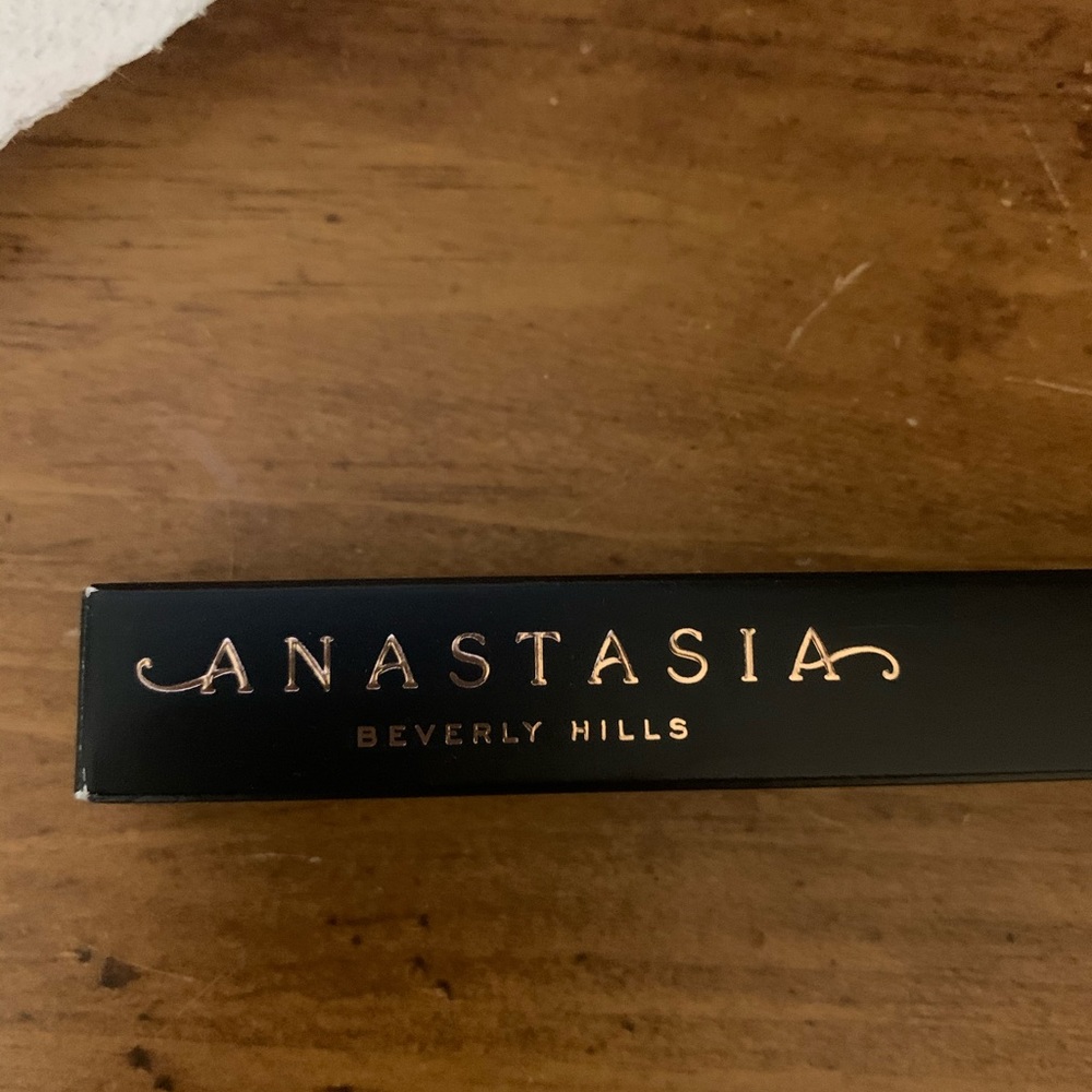 Anastasia Brow wiz skinny pencil